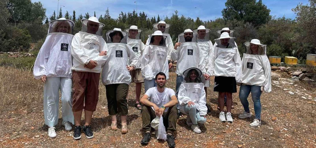 Στη κυψέλη με την Apivita!